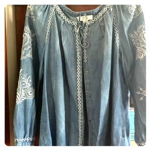 Super cute embroidered denim long sleeve top!